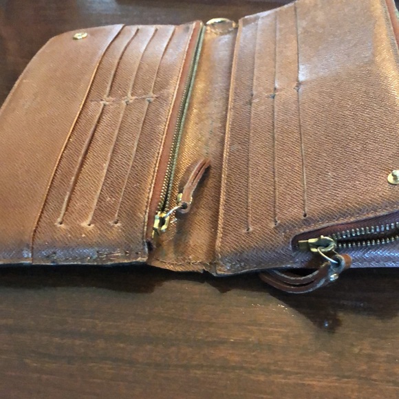 Louis Vuitton wallet - Picture 6 of 9